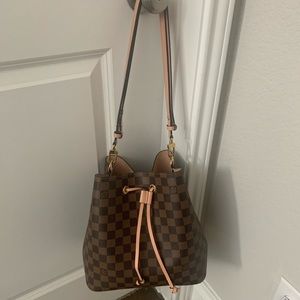 Louis Vuitton Neono MM- Venus
